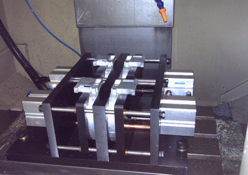 ����ʽ��ѹ�о�